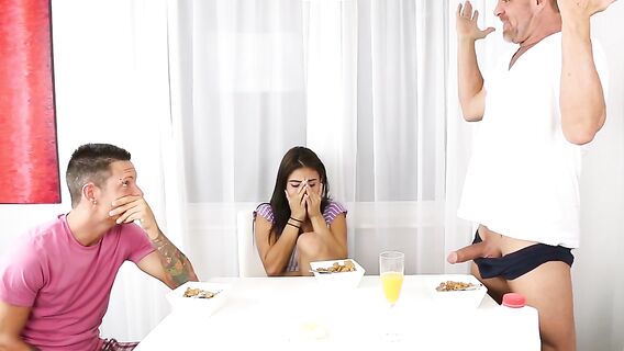 Юная сводная сестра трахается с братом и отчимом