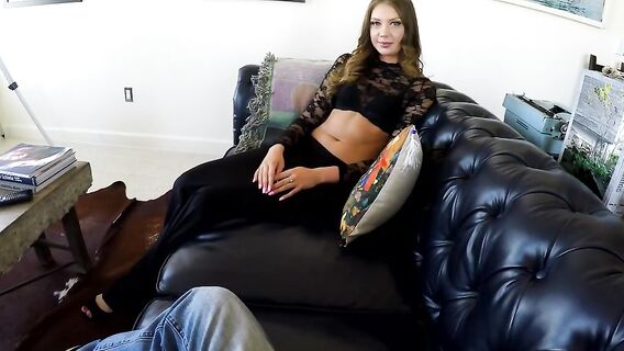 Секс от первого лица с русской проституткой в туфлях