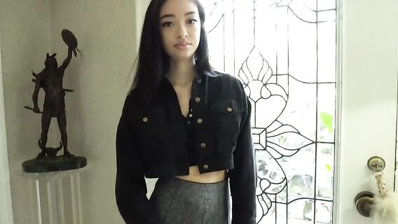 Секс от первого лица с худой сводной сестренкой