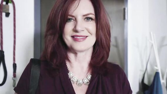 Бабушка кормит внука завтраками а он ее спермой